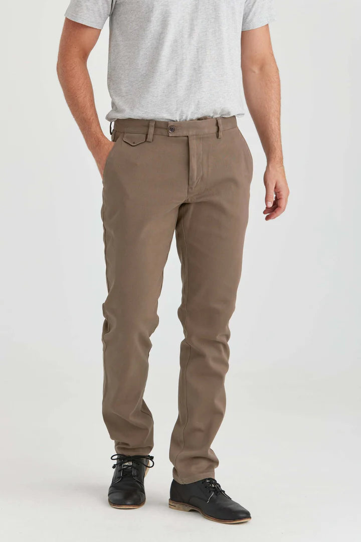 Chinos Erla of Sweden