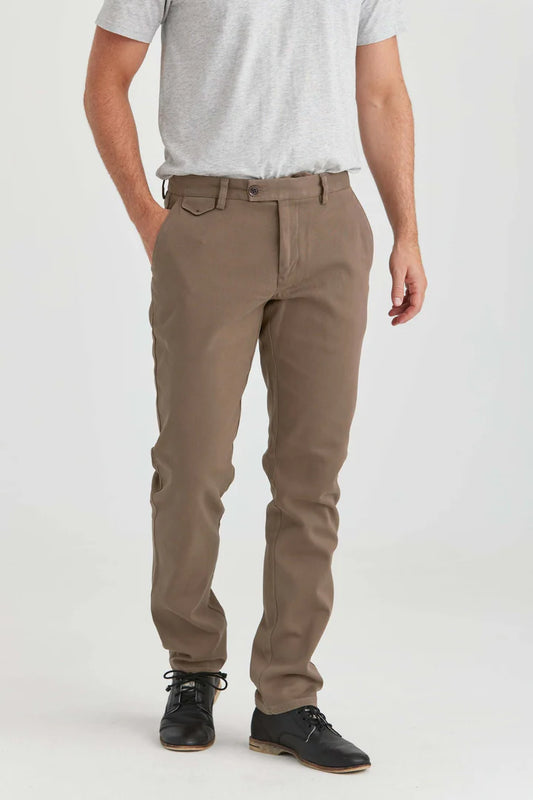 Chinos Erla of Sweden